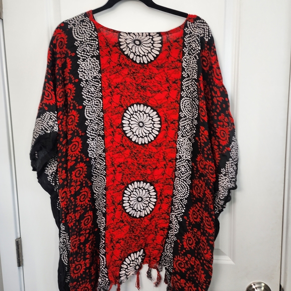 5/$30 Bohemian Print Caftan Style Tunic Top - Picture 4 of 5